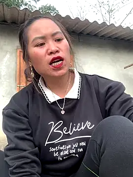 tuyetnhi-00 online show from 12.23.25