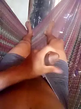 Snapshot of pauzao23vm chatting on 10.27.25 pauzao23vm online show from 10.27.25