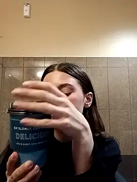 freakylittlebitch69 online show from 09.18.25