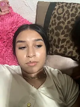 yurileth online show from 10.26.25