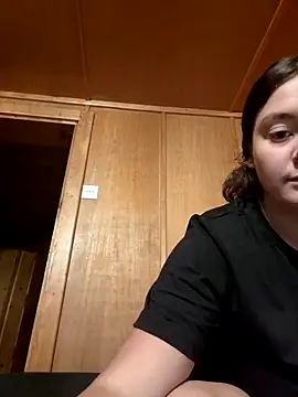 Snapshot of YoungLiisaxx chatting on 09.09.25 YoungLiisaxx online show from 09.09.25