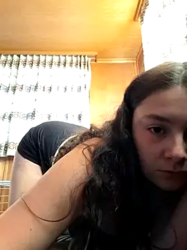 Snapshot of YoungLiisaxx chatting on 11.06.25 YoungLiisaxx online show from 11.06.25