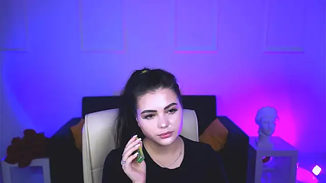 NaomiWilsons online show from 09.13.25