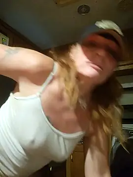 Snapshot of dirtylittlelisa chatting on 10.26.25 dirtylittlelisa online show from 10.26.25