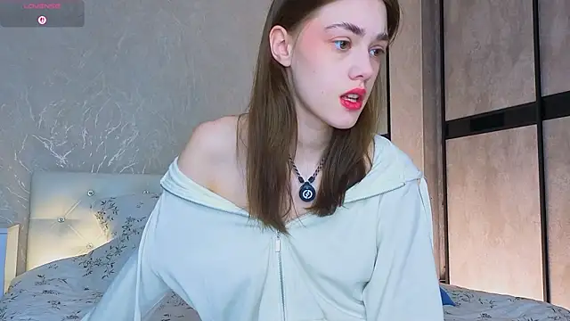 Snapshot of ttragedienne chatting on 02.16.26 ttragedienne online show from 02.16.26