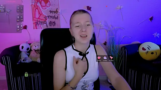 Snapshot of gloria_bubble chatting on 06.04.26 gloria bubble online show from 06.04.26