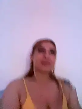 Ella Vee online show from 11.11.25