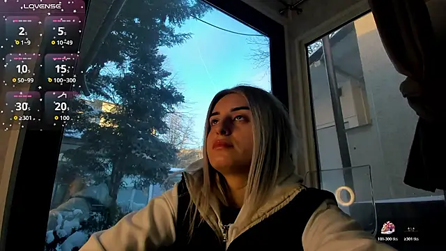 Ella Vee online show from 02.03.26