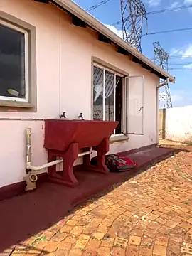 Melanin2002 online show from 10.31.25