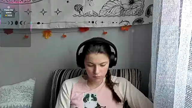 CutieAnny online show from 11.29.25