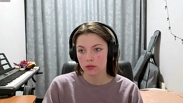 CutieAnny online show from 04.20.26