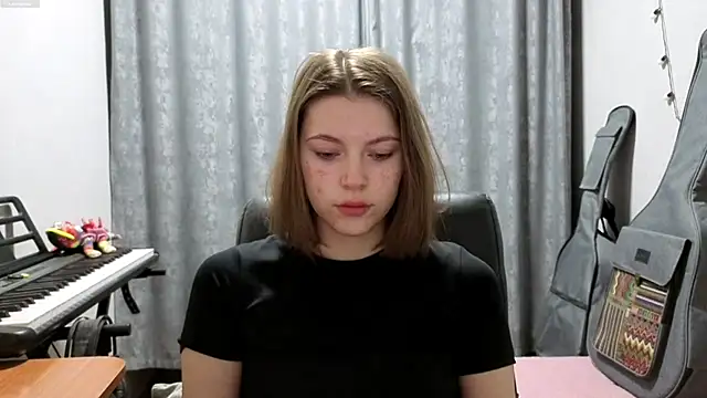 CutieAnny online show from 05.13.26