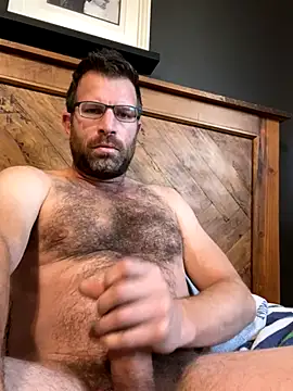 Snapshot of kyle_YEG chatting on 11.11.25 kyle YEG online show from 11.11.25