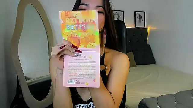 Snapshot of CassieSommereux chatting on 09.24.25 CassieSommereux online show from 09.24.25