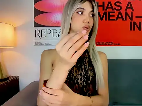 CassieSommereux online show from 02.20.26