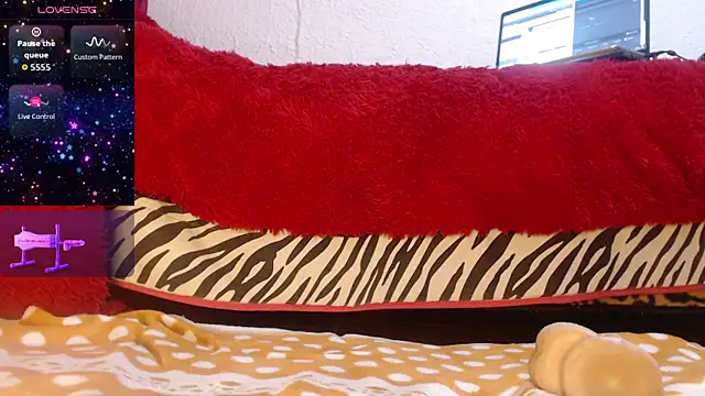 leyla james  online show from 10.25.25