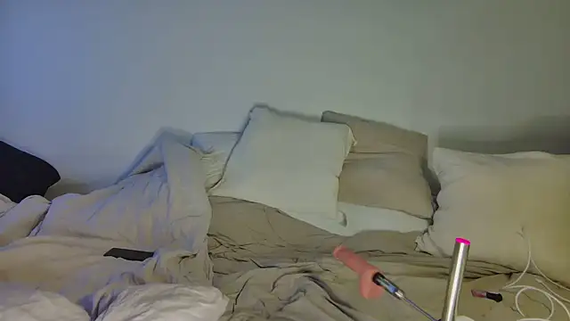 Snapshot of Horny_mom40 chatting on 10.10.25 Horny mom40 online show from 10.10.25