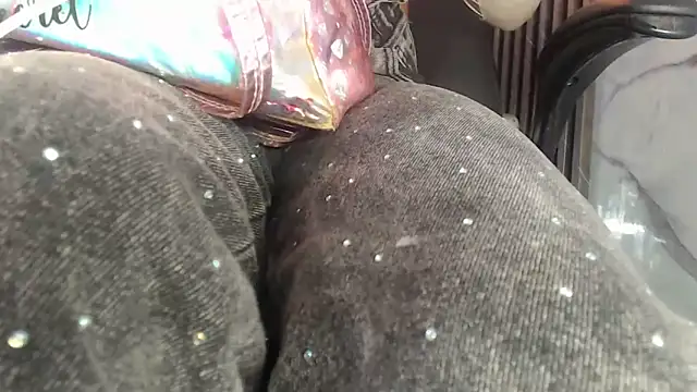 CamelyHott online show from 04.22.26