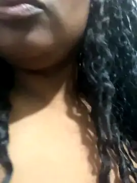 Snapshot of LunaSthena chatting on 10.08.25 LunaSthena online show from 10.08.25