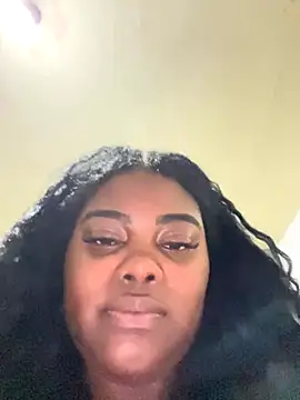 Snapshot of LunaSthena chatting on 10.16.25 LunaSthena online show from 10.16.25