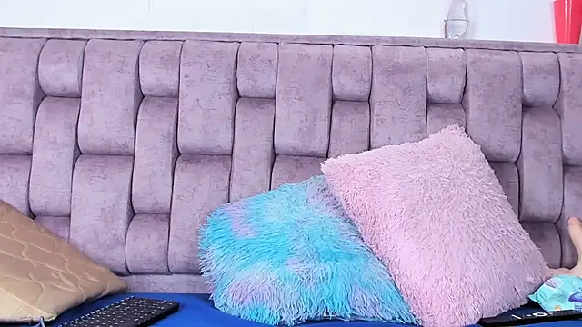 Alexa-Hunter online show from 10.29.25