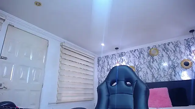 Dafne castro  online show from 01.05.26