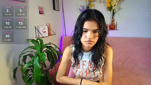 emycarver09 online show from 10.17.25