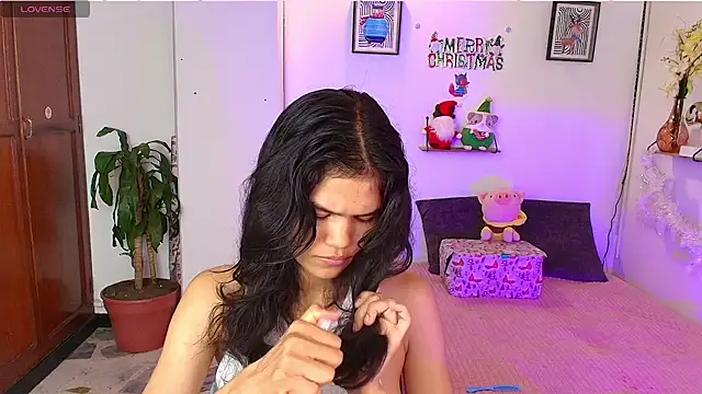 emycarver09 online show from 12.05.25