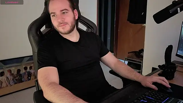 Snapshot of Paul00474 chatting on 11.04.25 Paul00474 online show from 11.04.25