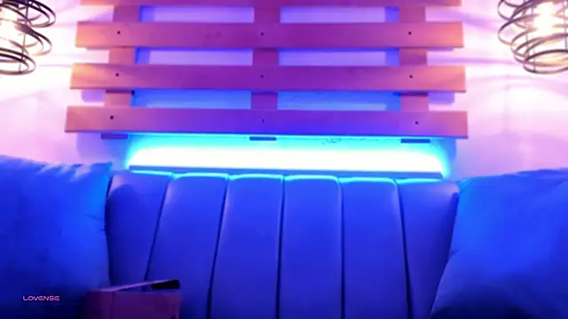 ArianaSantana online show from 10.16.25