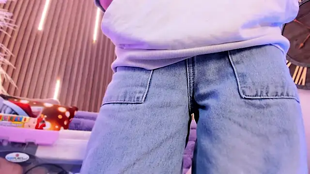 ArianaSantana online show from 12.17.25