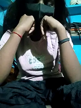 Snapshot of Pari_queen_44 chatting on 10.24.25 Pari queen 44 online show from 10.24.25