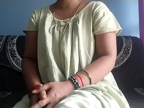 Snapshot of NehaQn chatting on 09.13.25 NehaQn online show from 09.13.25