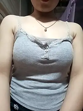 LucyyLy online show from 04.17.26