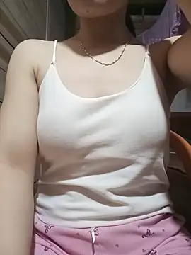 Snapshot of LucyyLy chatting on 06.18.26 LucyyLy online show from 06.18.26