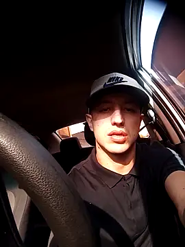 Snapshot of DebutingPathway chatting on 09.14.25 DebutingPathway online show from 09.14.25