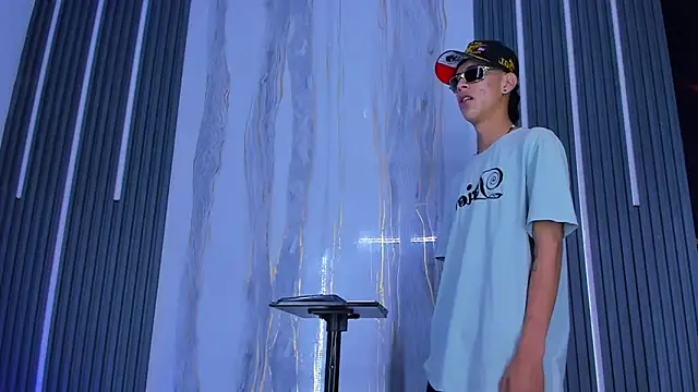 Dante Brown1  online show from 10.09.25