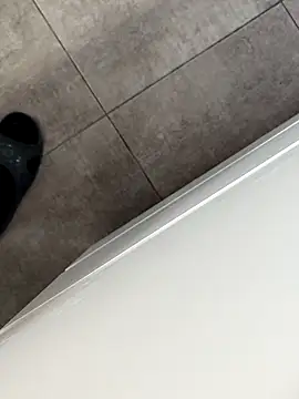 Snapshot of Yazaza1999 chatting on 09.29.25 Yazaza1999 online show from 09.29.25