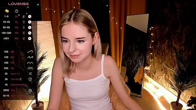 LillianShine online show from 11.06.25