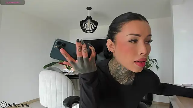 belllbonniie online show from 11.19.25