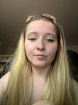 Milana Key online show from 10.15.25