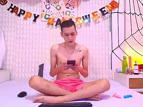 LuigiMarchetti online show from 10.29.25