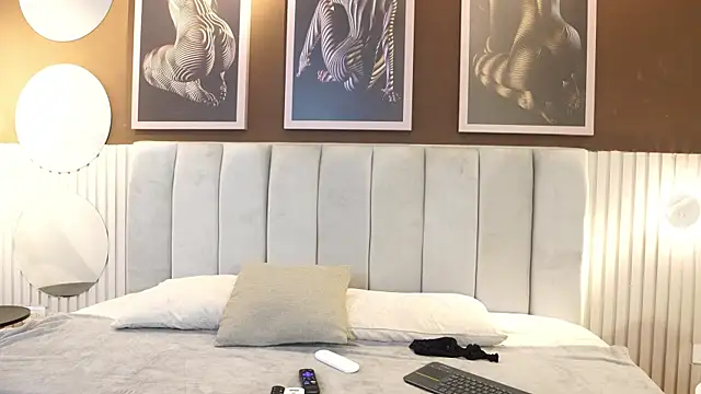 Tayler Kim online show from 12.16.25