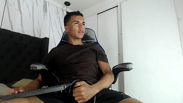 aston xvera online show from 10.04.25