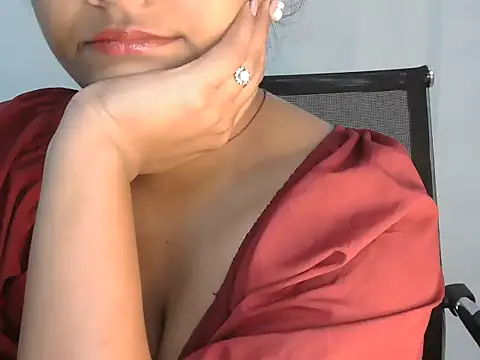 Hott Noor online show from 11.15.25