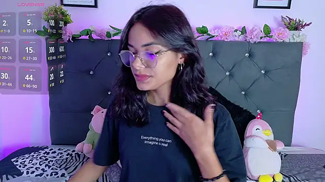 Snapshot of Im_Lyan chatting on 11.02.25 Im Lyan online show from 11.02.25