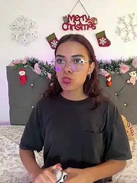 Im Lyan online show from 12.17.25