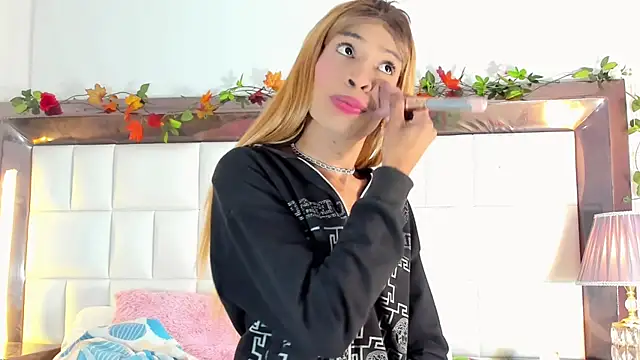 aura-monet online show from 09.10.25