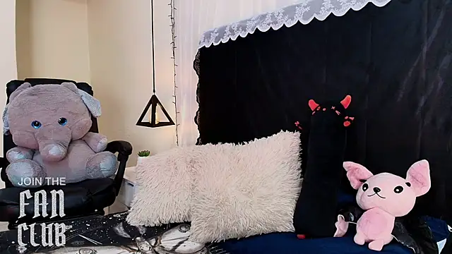 Snapshot of IvyBelle_ chatting on 05.13.26 IvyBelle online show from 05.13.26