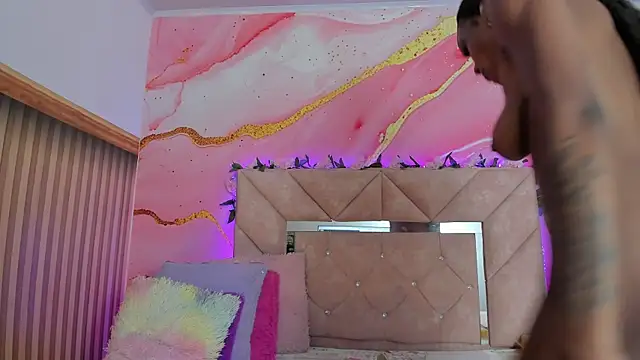 Taylor oriana  online show from 11.14.25